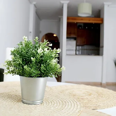 Modern And Comfortable In Parque Las Naciones Apartman *